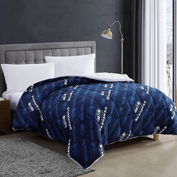 NFL SEAHAWKS: PLUSH-SHERPA/ REVERSIBLE/ DOWN ALTERNATIVE COMFORTER (Queen/King) - Picture 1 of 6